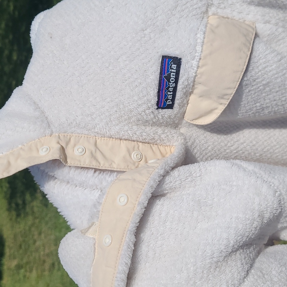 Patagonia quarter button pull over!